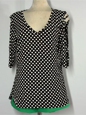 Max Studio Black & White Polka Dot V-Neck Short Sleeve Top